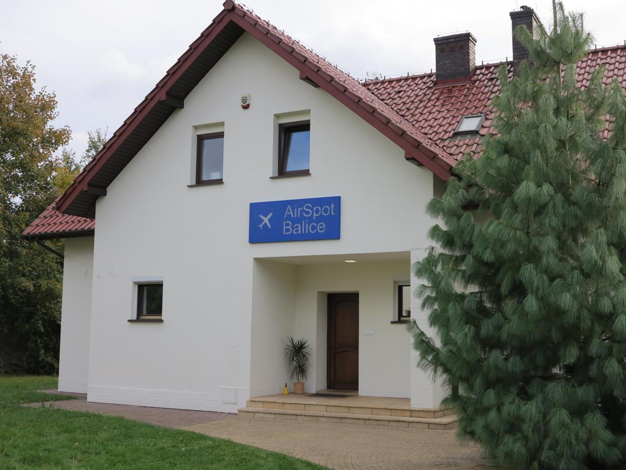 Airspot Balice Aparthotel Cholerzyn Exterior photo