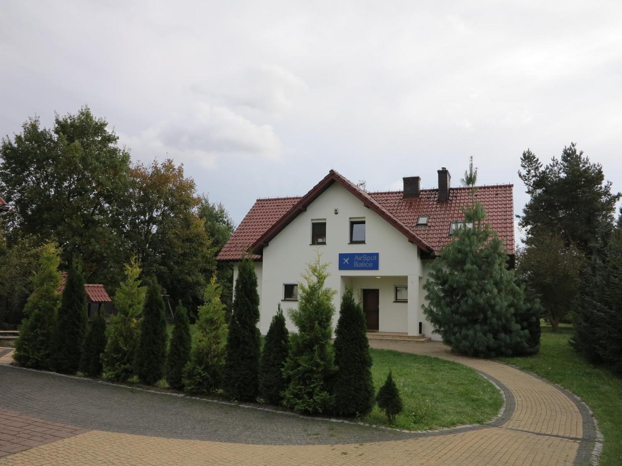 Airspot Balice Aparthotel Cholerzyn Exterior photo